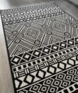 DIAMOND WOOL RUG - BLACK